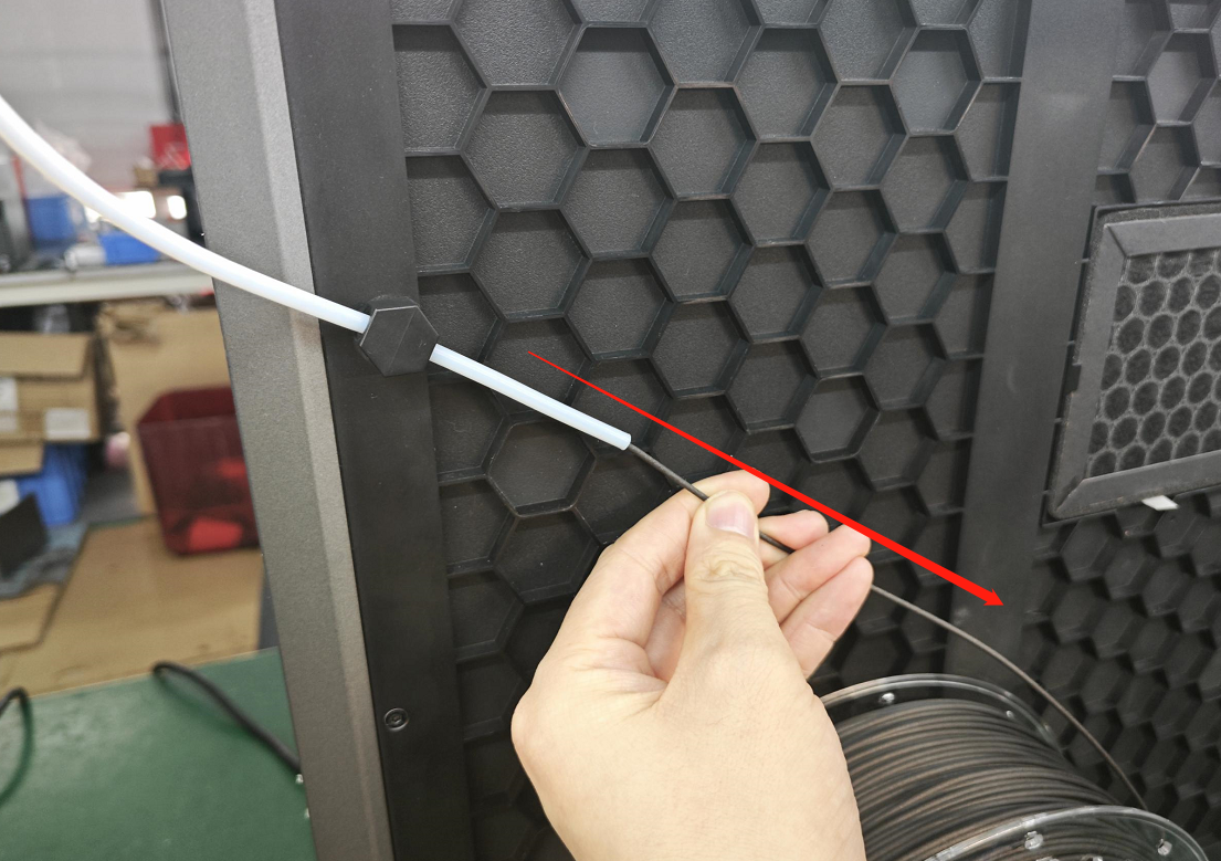 pull-out-the-filament-from-the-teflon-tube.png