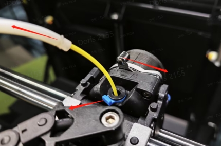 remove_the_blue_locking_clip.jpg